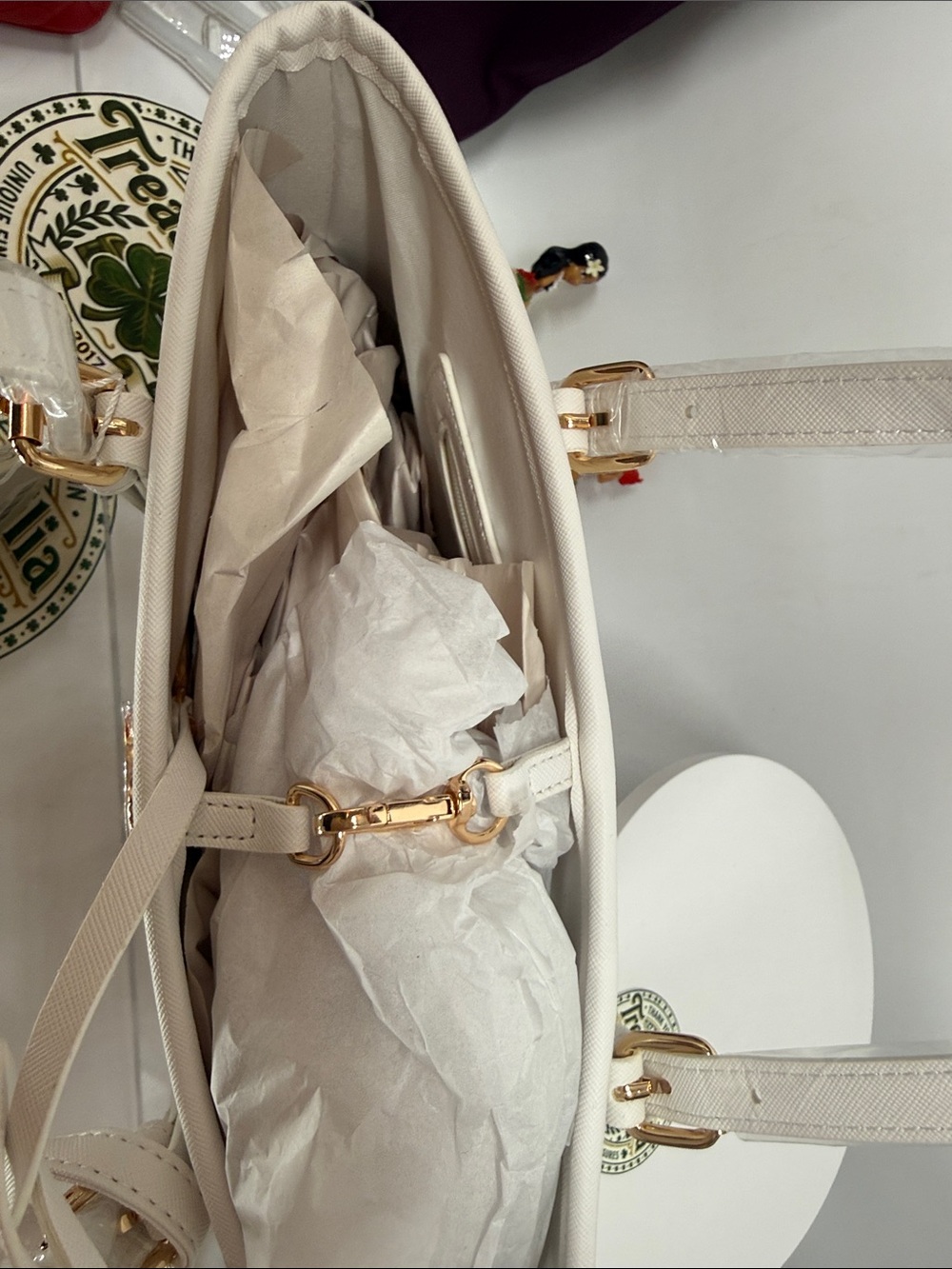 Women’s Valentino Orlando White Tote Bag with Gold Accent and make up bag - Picture 9 of 9